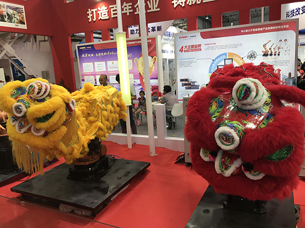 在群英荟萃的世界机器人大会，如何成为人群中最闪耀的机器人