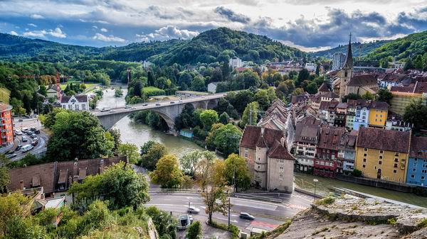 你也可以像闪电麦昆一样，来一个不寻常的驾车之旅