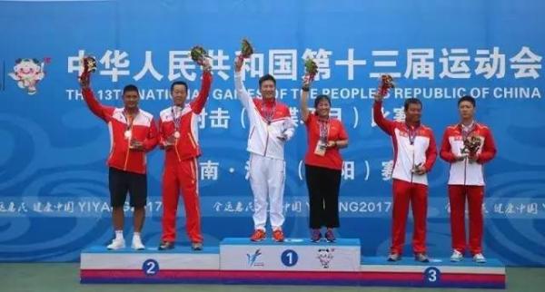 不是许昕和钟天使，全运上海代表团旗手为何是个中年大叔