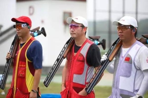 不是许昕和钟天使，全运上海代表团旗手为何是个中年大叔