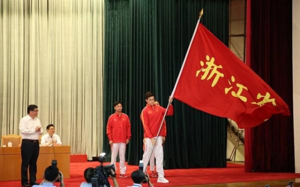 孙杨将首次担任全运会浙江代表团旗手，目前仍在香港训练