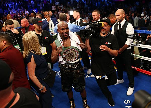 跨界世纪拳战结局毫无悬念，梅威瑟50战全胜收官不得不服