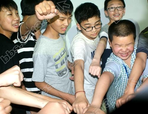 虹东社区：微笑相聚 沟通连接你我（1）.JPG