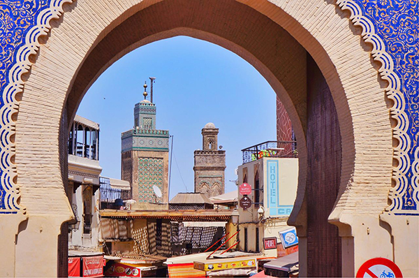 迷宫、染坊和沙漠快闪电台，摩洛哥的琐碎和壮观