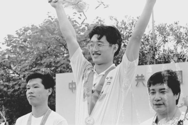 46岁“老枪”谭宗亮全运再夺金：手端保温杯，眼望东京奥运