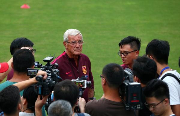 433阵型强攻乌兹别克斯坦，今夜还有属于国足的奇迹吗