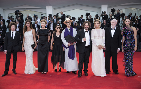 恐袭阴影笼罩下，马特·达蒙新片揭幕威尼斯电影节