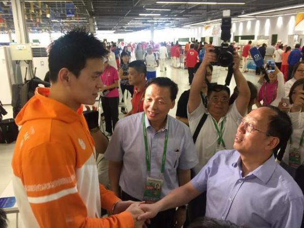 全运游泳赛场孙杨夺生涯百金！他说自己身体还“虚着”呢