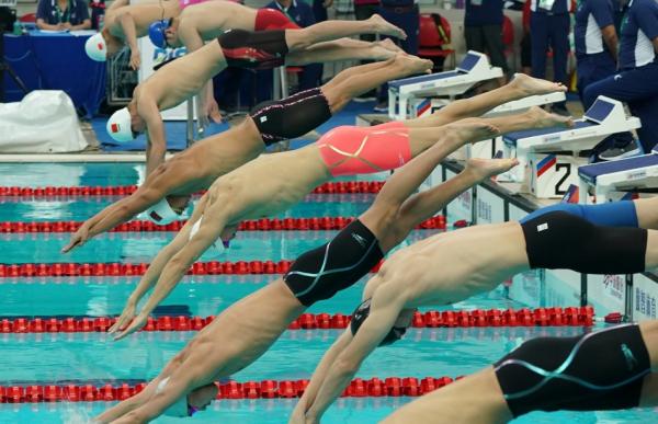 全运游泳赛场孙杨夺生涯百金！他说自己身体还“虚着”呢