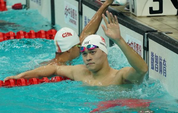 全运游泳赛场孙杨夺生涯百金！他说自己身体还“虚着”呢