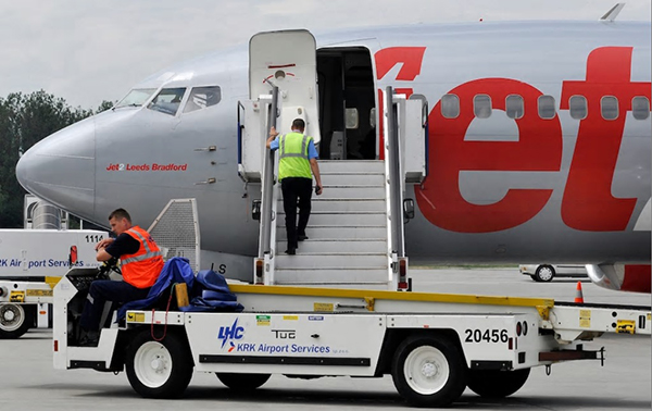 那些服役四十年的老家伙们——关于高龄客机的二三事