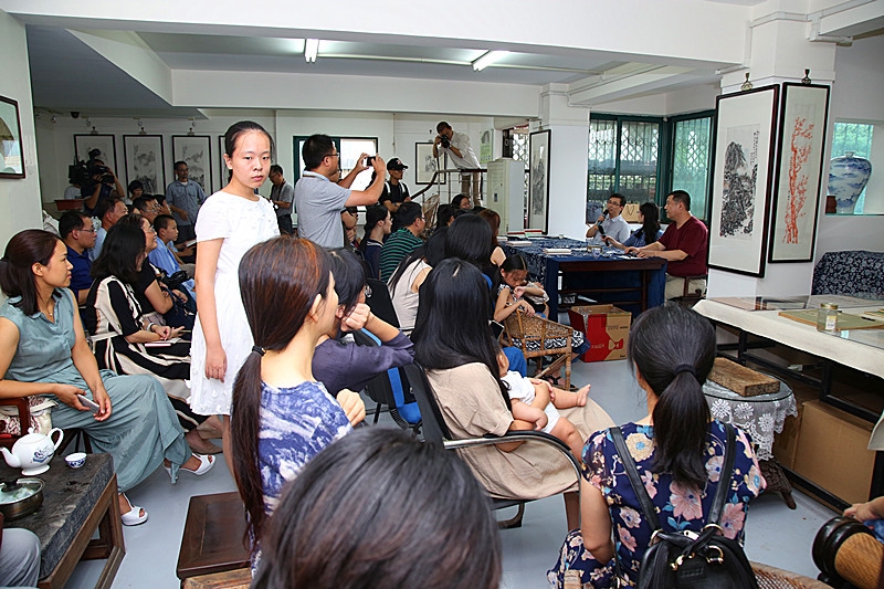 新书分享会上读者与苏枕书交流