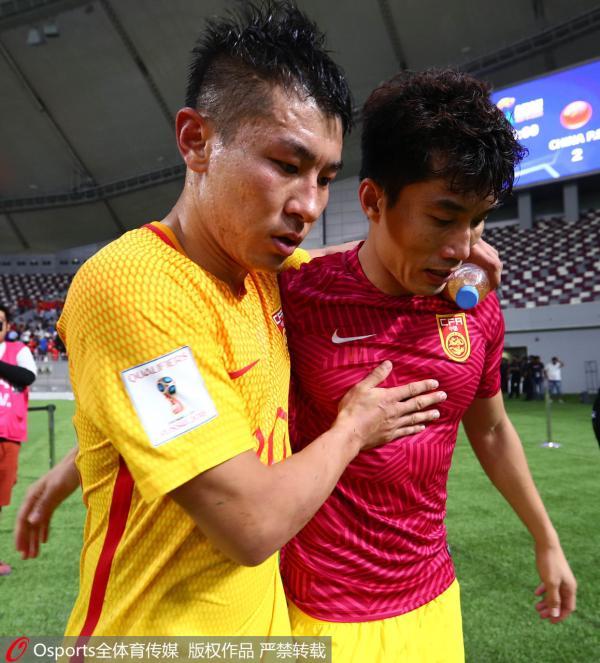 恒大嘉奖郑智等七名国脚：每人一枚“国家队比赛拼搏奖”奖牌