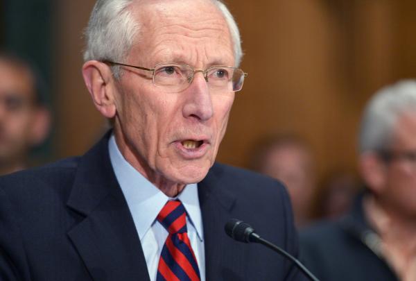 美联储副主席费希尔辞职，或“助力”特朗普金融去监管改革