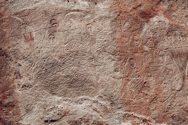 天山深处的康家石门子岩画：西王母、舞蹈、生殖崇拜