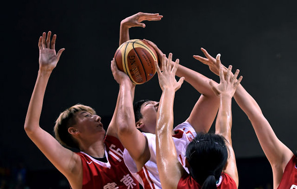 图集｜全运赛场，手的故事：胶带、老茧、筋骨