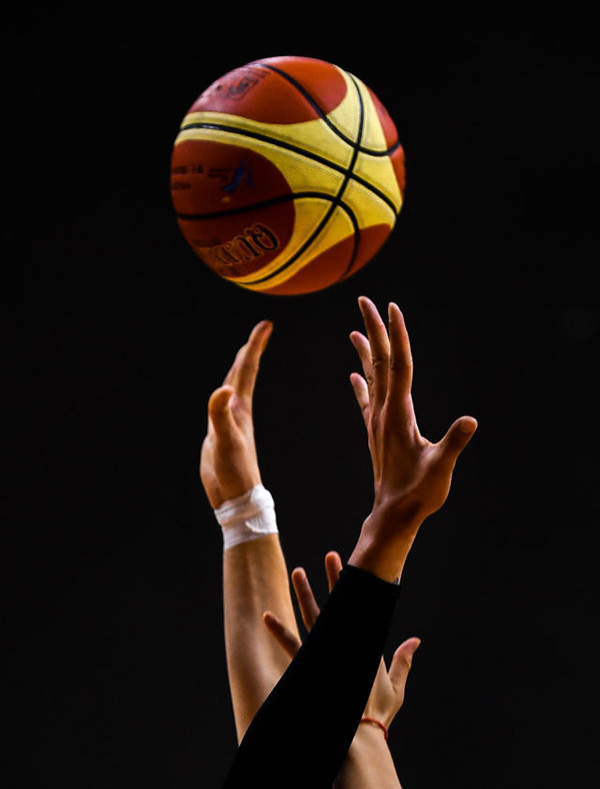 图集｜全运赛场，手的故事：胶带、老茧、筋骨