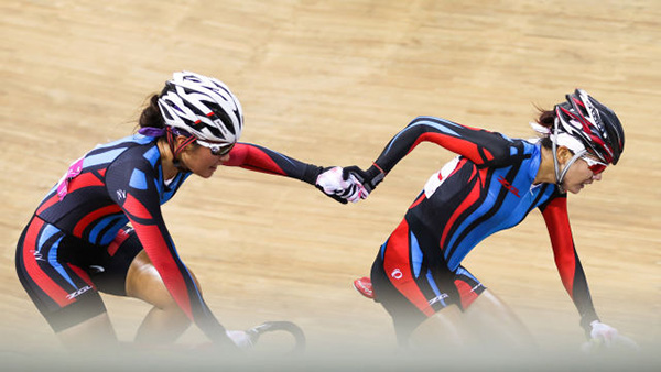 图集｜全运赛场，手的故事：胶带、老茧、筋骨