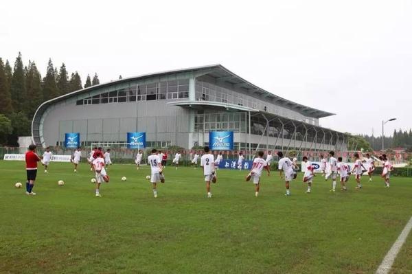 包揽全运男女足四枚金牌！上海足球的青训秘诀不只靠根宝