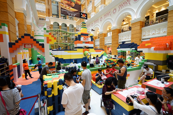 上海购物节又来了，它在11年间见证了实体经济的兴衰