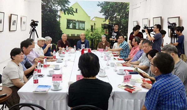 导演黄蜀芹78岁生日：她可能不记得我们了，但是我们记得她