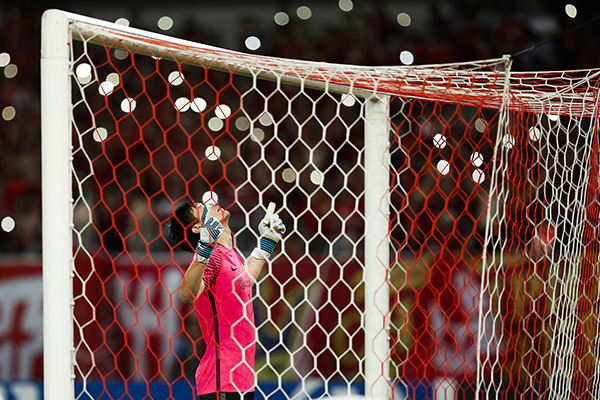 上港恒大“嘴仗”没完没了，巴萨式逆转奇迹会在亚冠上演吗