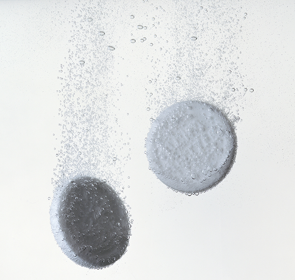 18个月幼儿错服维C泡腾片窒息死亡，切忌干吃也别用开水泡