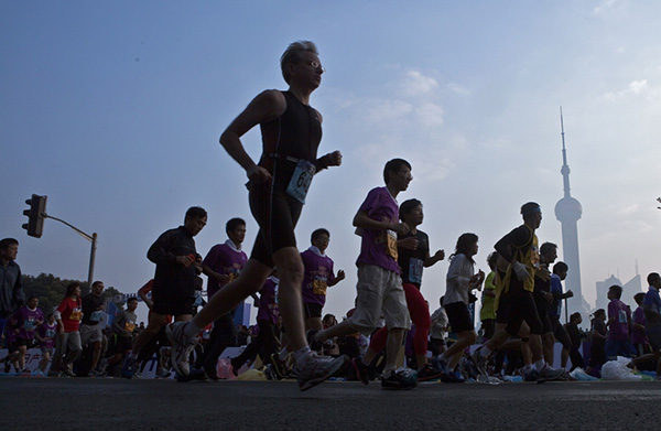 上海马拉松你“中签”了吗，跑赛抢名额这事可不光拼网速