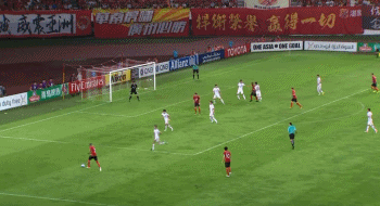 抹杀奇迹！胡尔克加时救主，上港点球胜恒大晋级亚冠半决赛