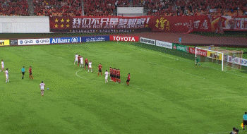 抹杀奇迹！胡尔克加时救主，上港点球胜恒大晋级亚冠半决赛