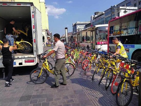 西安为共享单车划定8类禁停区域：地铁口50米范围内禁停