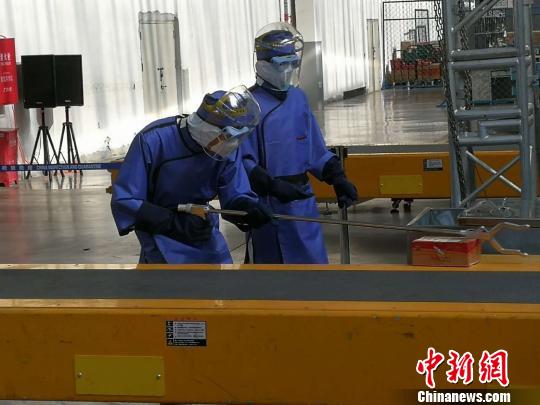 吉林开展中国首个邮路口岸核与辐射应急处置演练