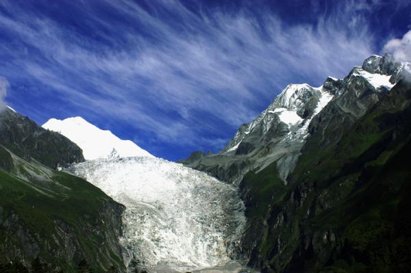 亚洲山区近三分之一冰川或将因全球变暖消失，数亿人恐断水？