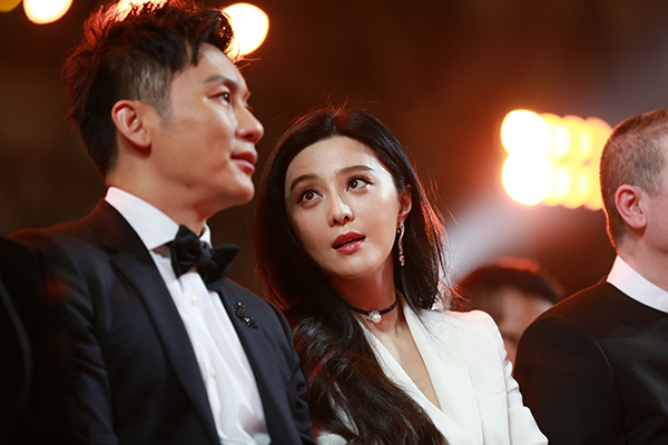 冯小刚8年后再夺金鸡奖最佳导演奖，范冰冰“三喜临门”