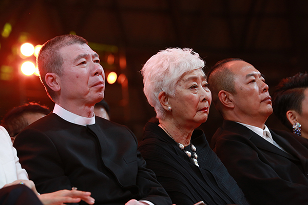 冯小刚8年后再夺金鸡奖最佳导演奖，范冰冰“三喜临门”