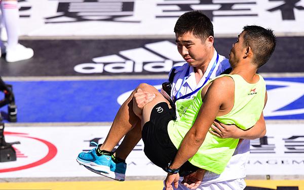 这20人的“医生跑团”，是北马不能忽略的天使