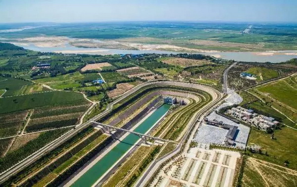 黄河长江“握手”：北方近亿人喝上长江水，南水北调泽被千秋