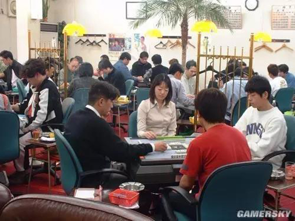 现在，美国人也迷上了打麻将，还玩出了社交效益