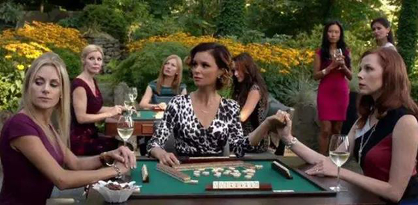 现在，美国人也迷上了打麻将，还玩出了社交效益