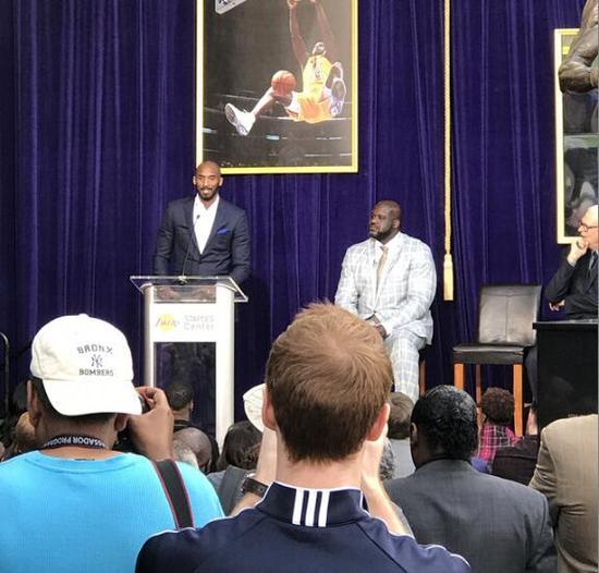 湖人计划为科比塑造雕像，你最希望用曼巴哪个经典画面