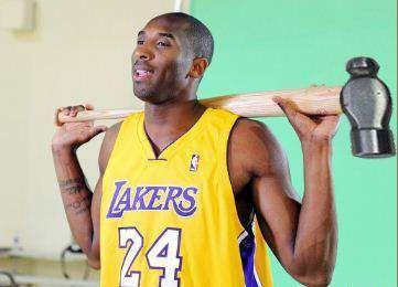 湖人计划为科比塑造雕像，你最希望用曼巴哪个经典画面