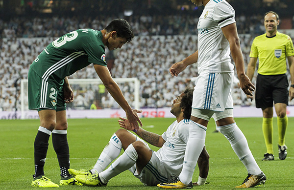 夏天赚了八千万，联赛落后整7分，齐达内的皇马还有玄学吗