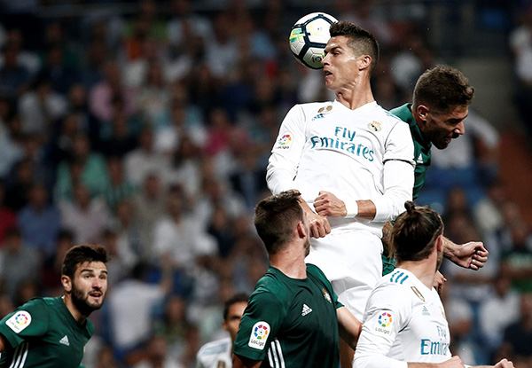 夏天赚了八千万，联赛落后整7分，齐达内的皇马还有玄学吗