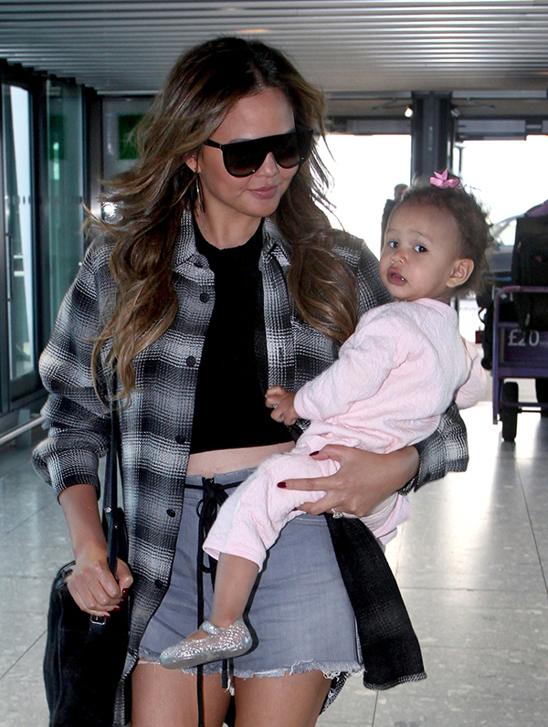 产后抑郁不丢人，中外女明星们坦诚自己的经历