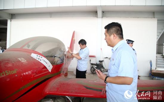 河南一“老赖”连民航飞机都坐不成，却私藏两架飞机