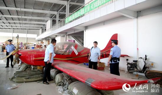 河南一“老赖”连民航飞机都坐不成，却私藏两架飞机