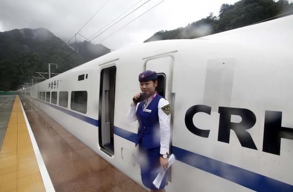 西成高铁陕西段进入试运行：为我国首条穿越秦岭的高速铁路