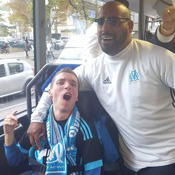 暖闻｜球迷“一条龙破门”感动全法国，骑行两千公里只为慈善