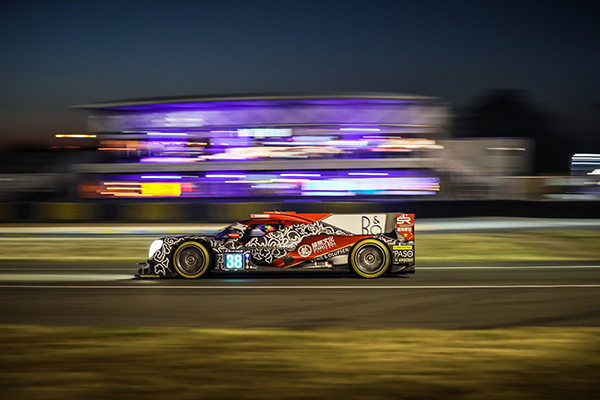 赛车领域不能缺少“中国力量”，这支本土车队让成龙大哥自豪