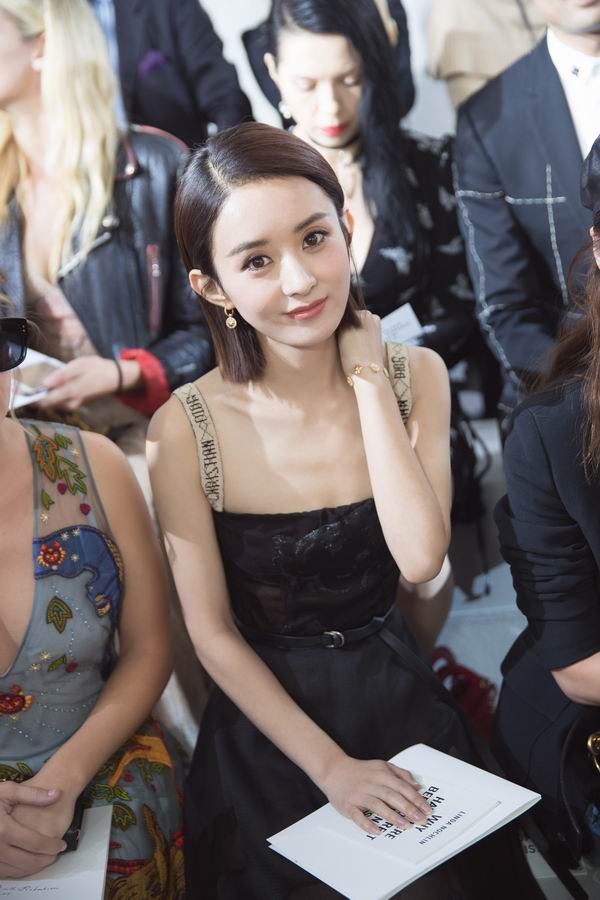 大牌时装屋与中国小花结缘，只是因为她们能“带货”吗